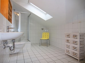Apartment | Bathroom