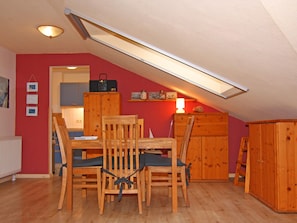 Apartment | Dining