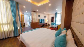 Deluxe Studio | Premium bedding, individually decorated, individually furnished, desk