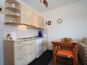 Appartement | Cuisine privée | Bouilloire électrique, grille-pain