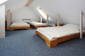 House | 5 bedrooms, individually furnished
