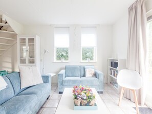 House | Living area - Spacious Holiday Home With Sauna Near Beach (Wemeldinge)