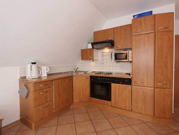 Apartment | Private kitchen | High chair - Seepark Burhave, Burhave (Butjadingen)