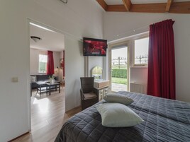 4 habitaciones, muebles diferentes y ropa de cama 