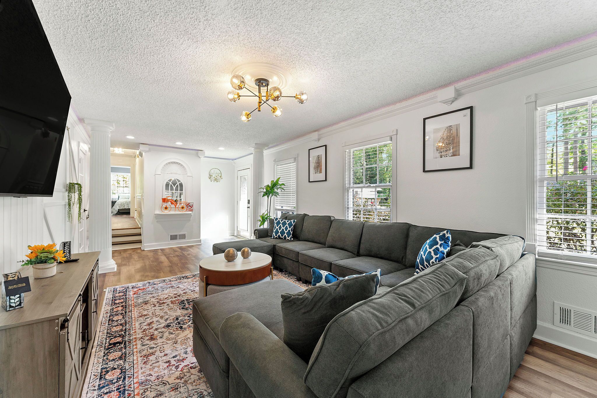 Smart-TV, peis og DVD-spiller