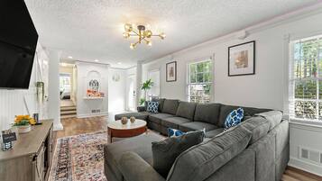 Smart-TV, peis og DVD-spiller