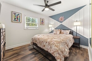 5 bedrooms, desk, iron/ironing board, free WiFi