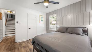 5 slaapkamers, een bureau, een strijkplank/strijkijzer, gratis wifi