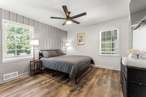 5 bedrooms, desk, iron/ironing board, free WiFi