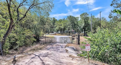 NEW! Daze Off(Suite 6) - Pet Friendly Suite by The Lodges at Fossil Creek
