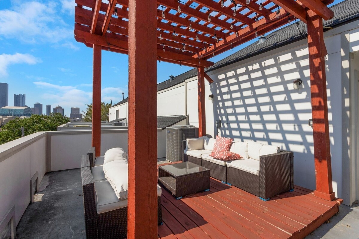 Photo 38 of NEW! Sophisticated Urban Retreat with Skyline Views