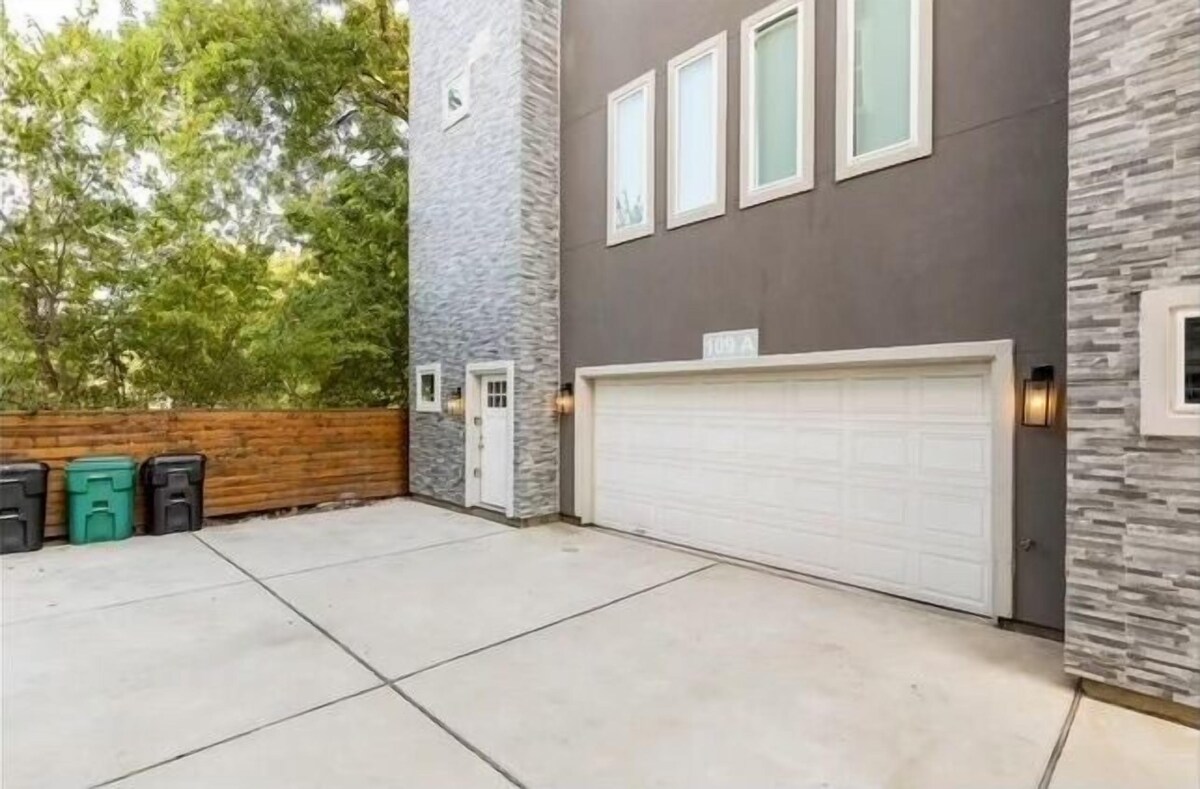 Photo 41 of NEW! Sophisticated Urban Retreat with Skyline Views