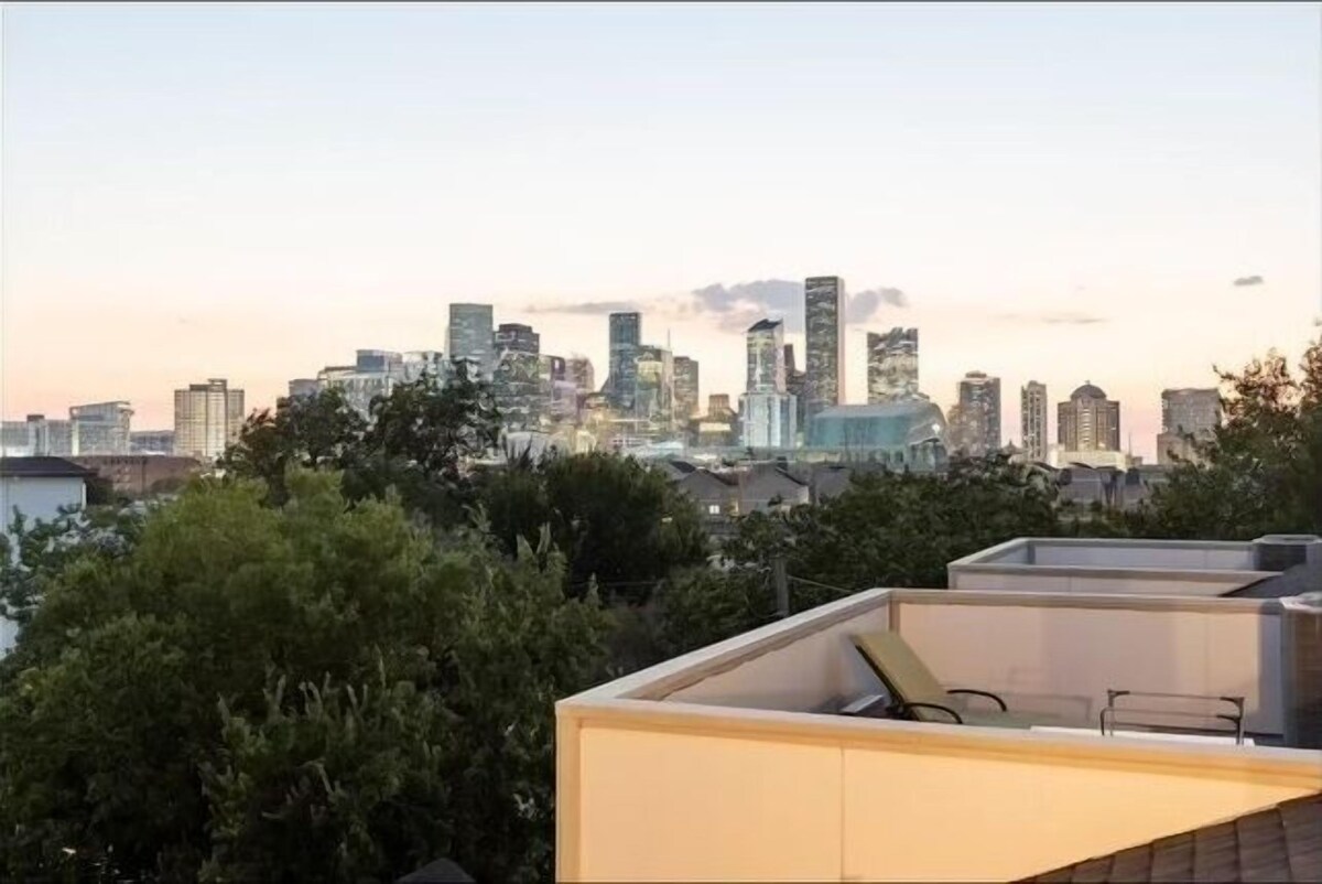 Photo 40 of NEW! Sophisticated Urban Retreat with Skyline Views
