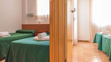 Apartment | 3 bedrooms, individually furnished, bed sheets