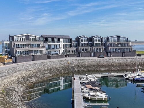 Seaside Getaway, Sint-annaland