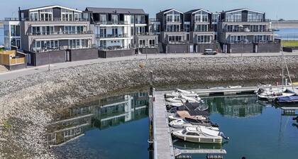 Seaside Getaway, Sint-annaland
