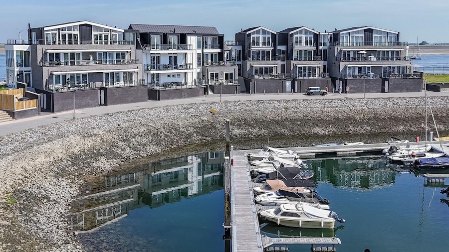 Seaside Getaway, Sint-annaland