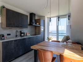 Apartment | Private kitchen | Electric kettle, toaster, cookware/dishes/utensils