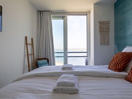 1 habitación y ropa de cama 