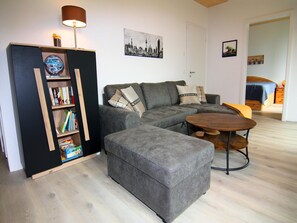 Apartment | Living room - Moderne Ferienwohnung in Berlin Mahlsdorf (Berlin)