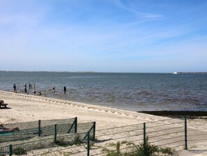 Apartment | View from property - Ferienhaus mit Garten (Dornum)