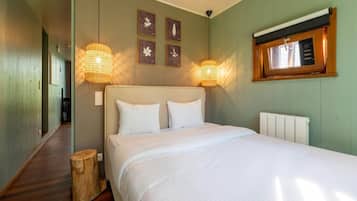 House | 2 bedrooms, bed sheets