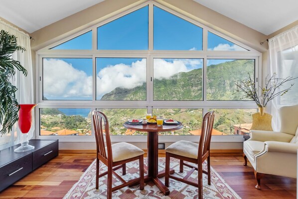 Dining - Landure Penthouse by Madeira Sun Travel (São Vicente)