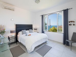 House | 4 bedrooms, bed sheets - Spacious Holiday Home With Sea-view (Dubrovnik)