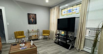 3 Bedroom Apartment near airport and New York City