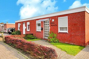 Bungalow | Exterior - Bungalow, Dornumersiel (Dornum)