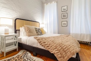1 habitación, tabla de planchar con plancha, wifi y ropa de cama 