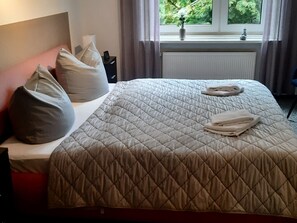 Casa | 2 quartos, individualmente mobiliados, ferros/tábuas de passar roupa