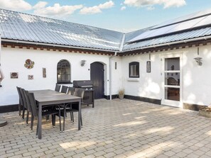 Rumah | Tempat makan outdoor