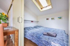 Hus | 2 sovrum, unika möbler och sängkläder