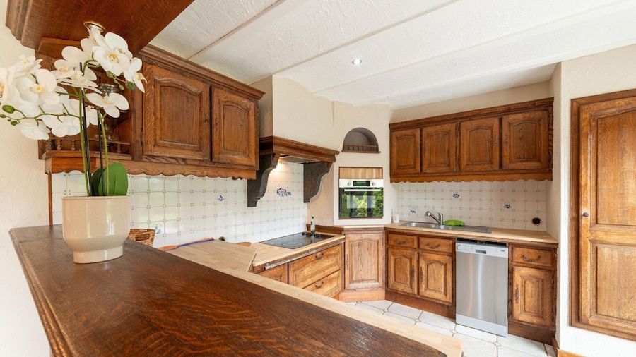 Stunning Holiday Home for 5 Adults in Recht