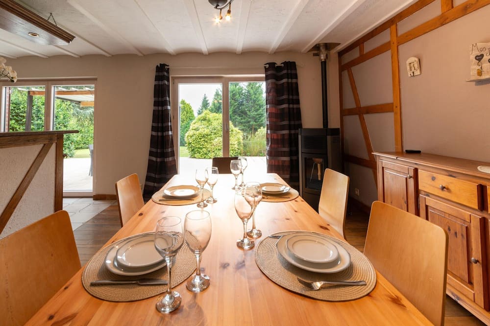 Stunning Holiday Home in Recht - Großlangenfeld