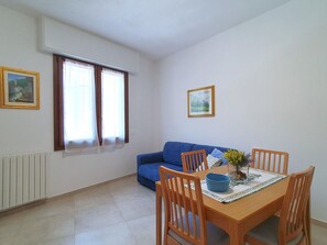 Apartment | Dining - Charming Apartment Near Lake Maggiore (Luino)