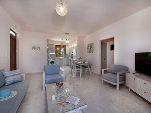 House | Dining - Holiday Home in Pagkalochori Near Beaches (Rethymno)