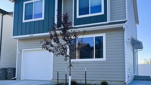 Unclassified image, 3 of 34, button - -:- Cowboy Casa -:- Modern New Construction - 3BR+  (Cody)