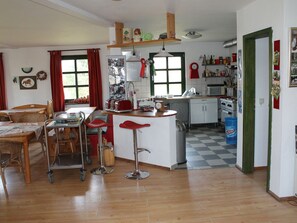 Apartment | Private kitchen - Studio in Dargun With Pool Near Lake Kummerow (Dargun)