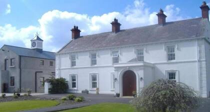 Double Room Ensuite Near Hillsborough Palaces