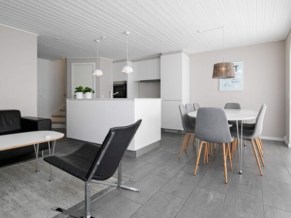 House | Dining