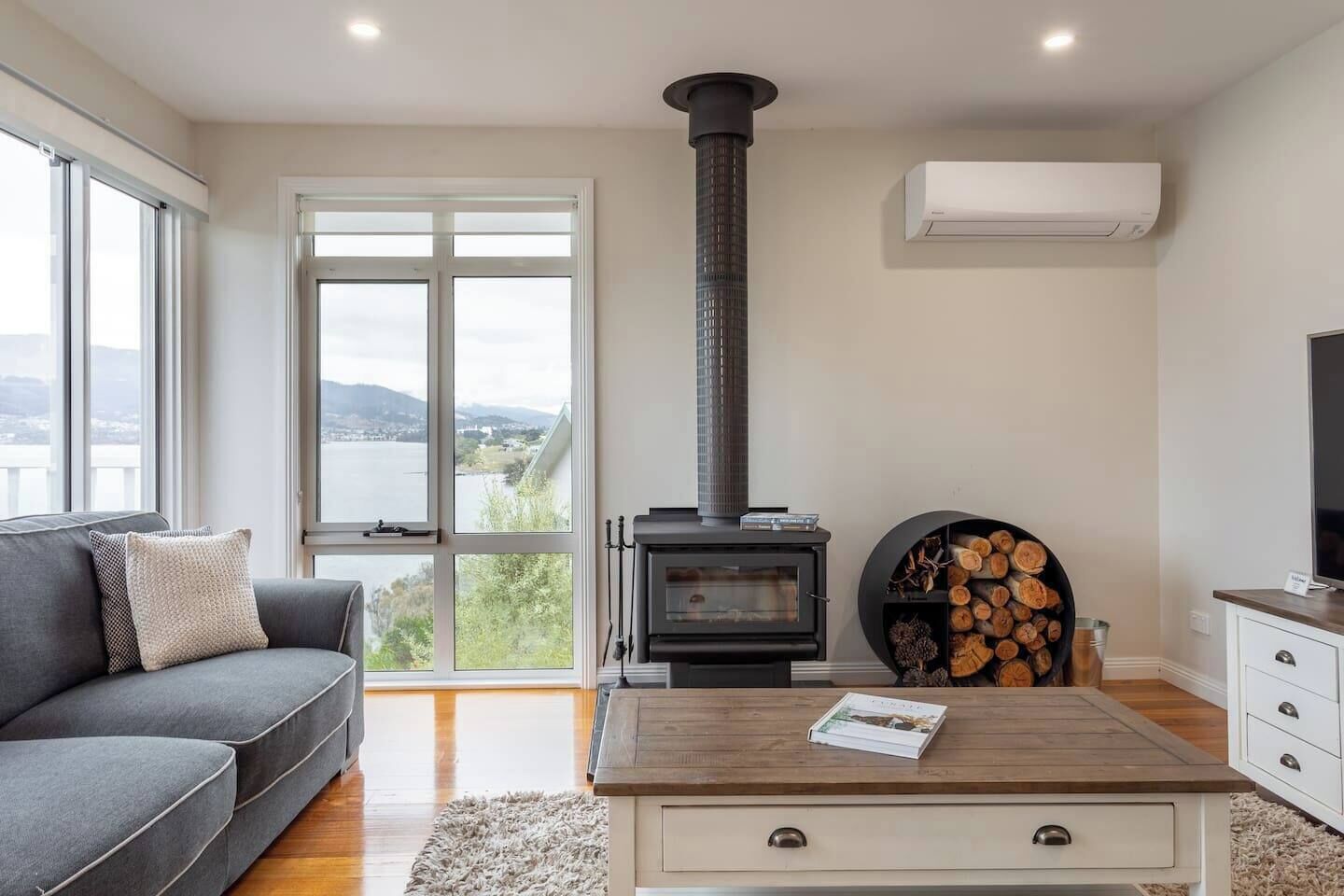 Derwent River Cottage Tranquil Waterfront Living - Hobart