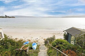 Beach nearby - Syrrah Serenity Beachfront Bliss at Opossum Bay (Opossum Bay)