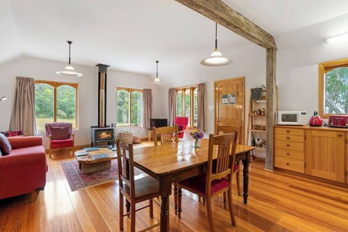 The Wine Loft Family Stay at Herons Rise Vineyard