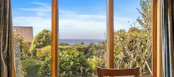 The Clocktower Serene Stay at Herons Rise Vineyard