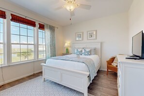 5 bedrooms, free WiFi, bed sheets