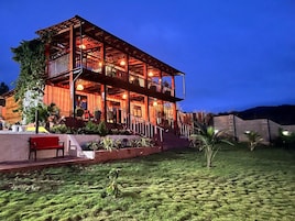 Fachada da propriedade