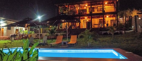 Piscine extérieure