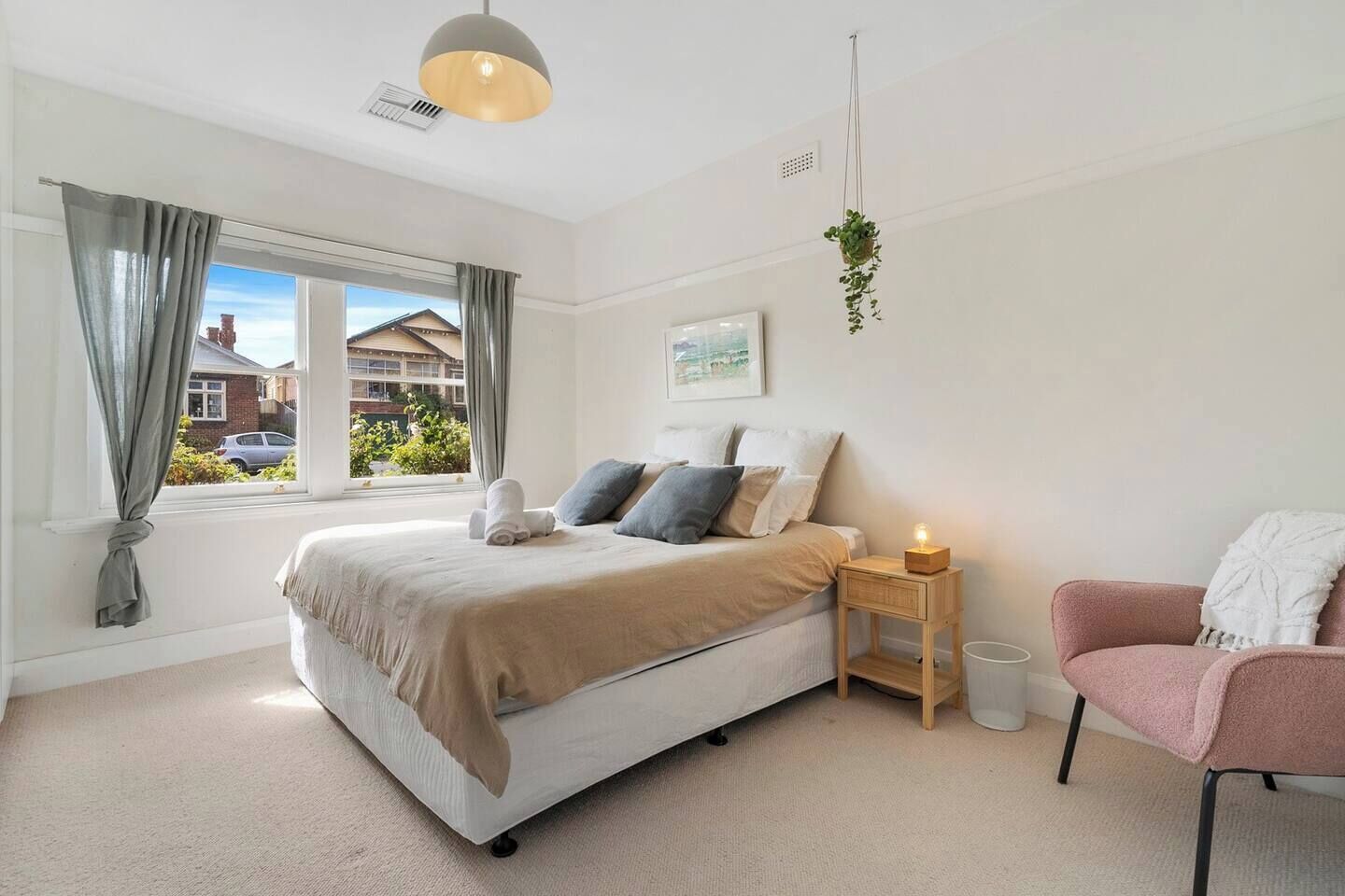 3 bedrooms, desk, iron/ironing board, WiFi